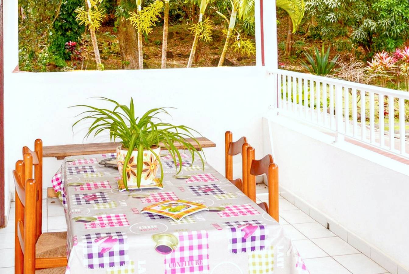 Entire apartment, Spacious apartment with pool in Deshaies 200 m² - Private garden in Deshaies, Guadeloupe (Caribbean)