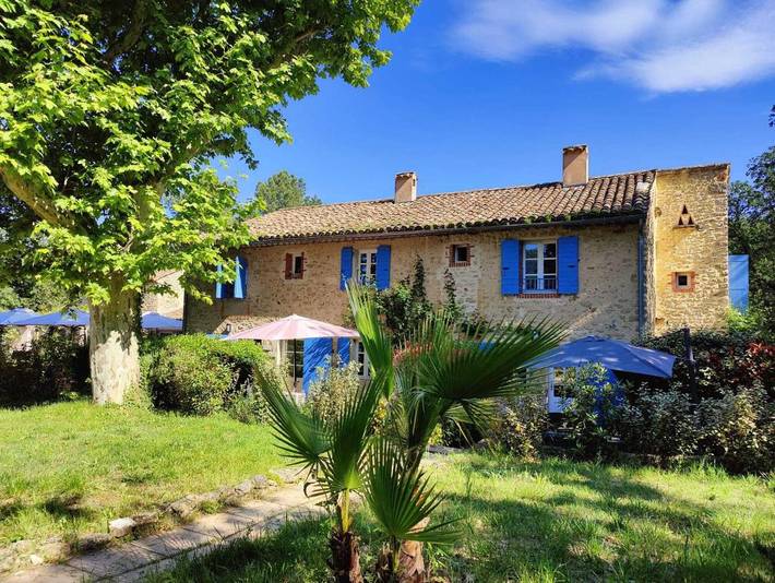 Hôtel pour 2 personnes, avec piscine ainsi que jardin et terrasse à Chantemerle-lès-Grignan