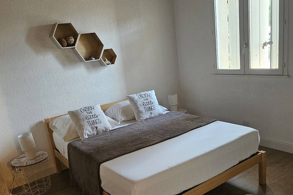 Appartement entier, Maison Lido de la Marana les pieds dans l'eau in Borgo, Région de Bastia