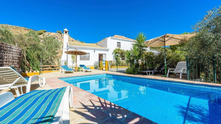Casa rural para 10 personas, con balcón/terraza y piscina en Cañete la Real
