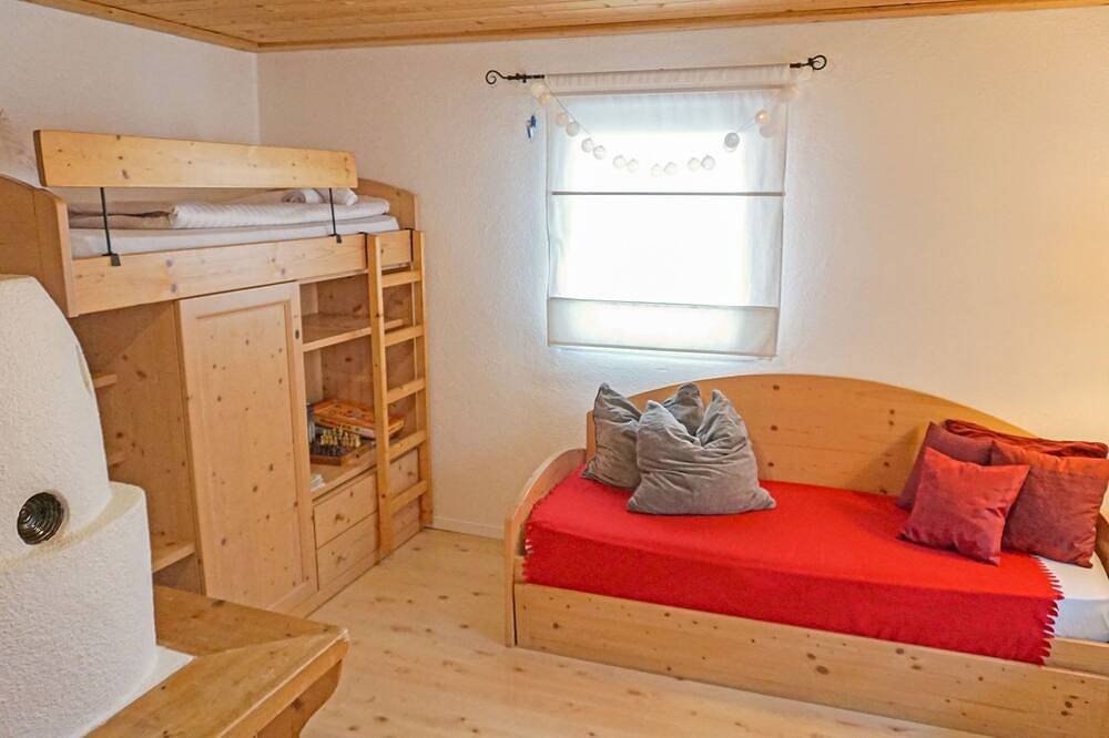 Ganze Wohnung, Föhrenheim by Interhome in Weidach, Leutasch