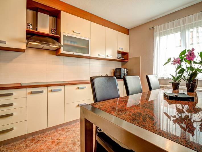 Ferienwohnung für 4 Personen, mit Whirlpool und Terrasse sowie Garten in Umag - 3
