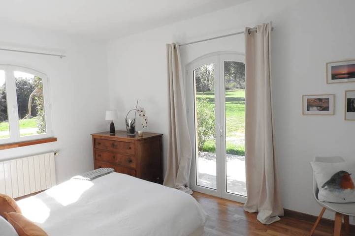 Location de vacances pour 6 personnes, avec terrasse et jardin à Llauro - 2