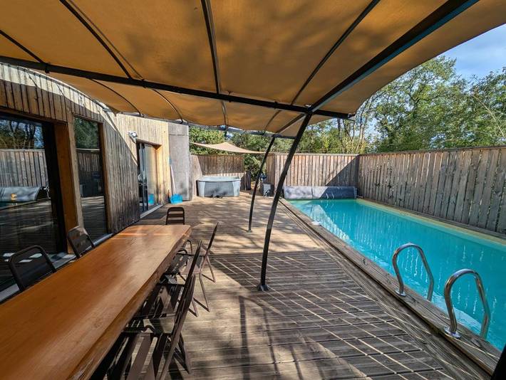 Chalet para 10 personas, con jacuzzi y sauna además de terraza y piscina, Se admiten mascotas - 1