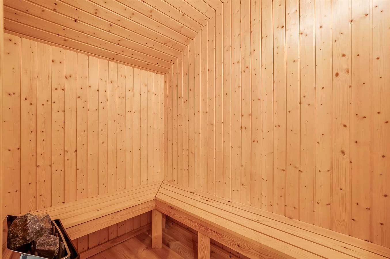Pet friendly home in Rødby with sauna in Bredfjed, Rødby