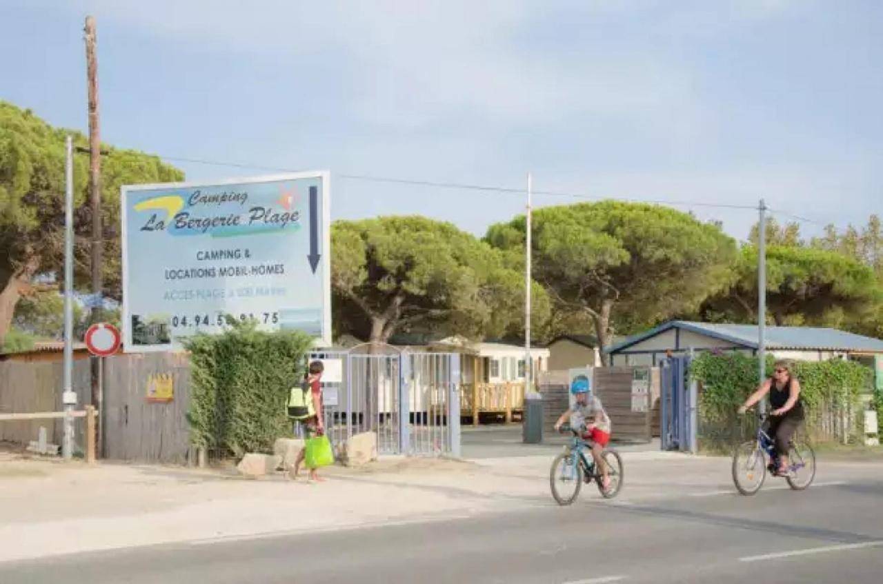 Two-Bedroom Apartment in La Bergerie, Hyeres