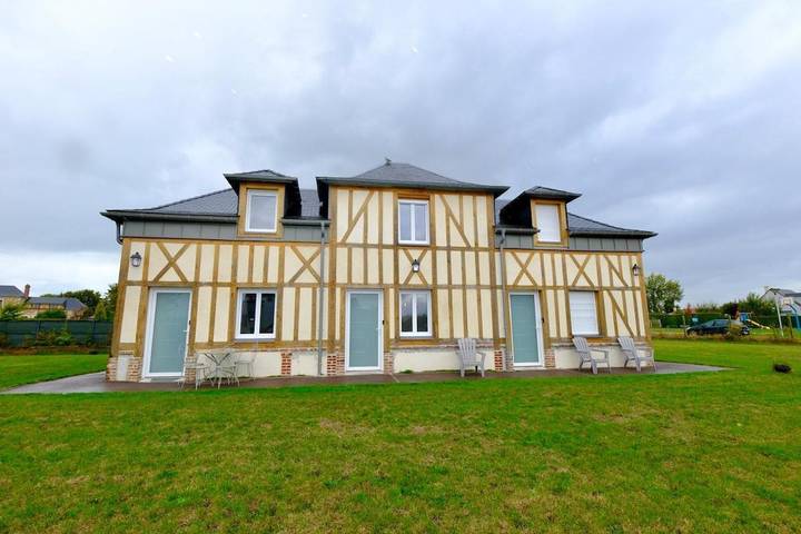 Gîte pour 2 personnes, avec terrasse dans Le Thuit-Simer
