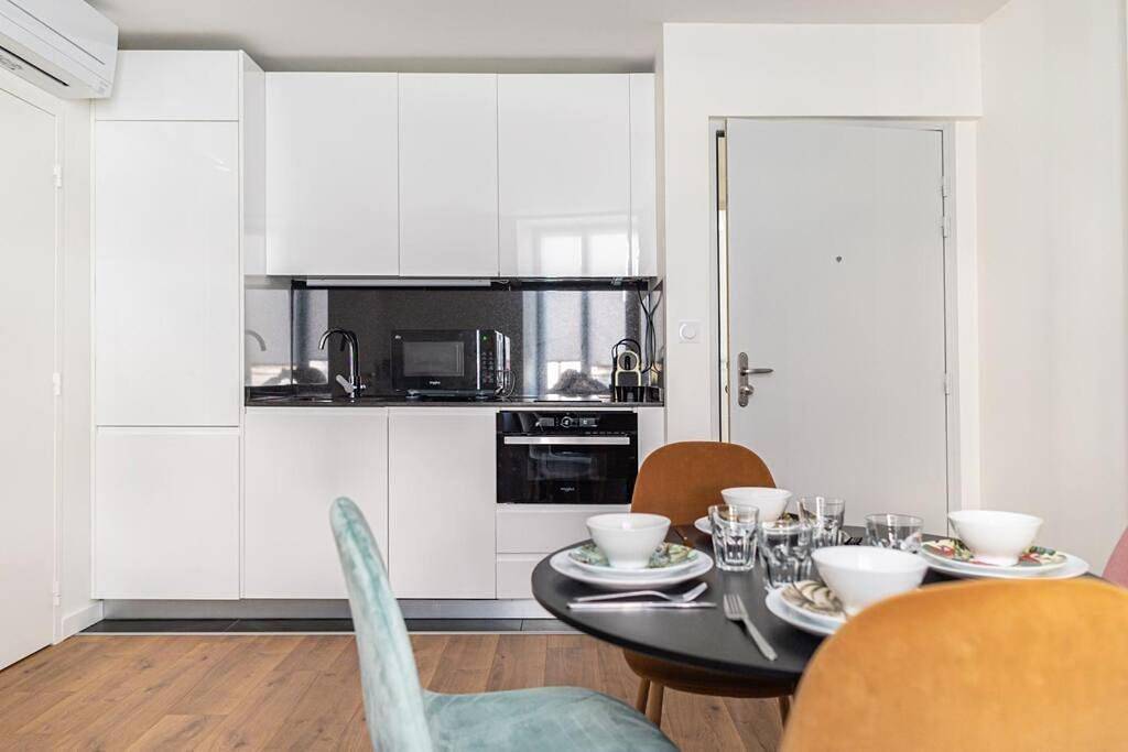 Appartement entier, One-Bedroom Apartment in Champagne-au-Mont-d'Or, Lyon et ses environs
