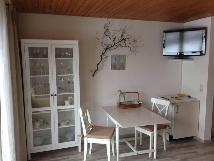 Ferienwohnung für 2 Personen, mit Pool und Terrasse in Häusern