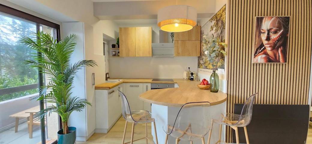 Gîte pour 2 personnes, avec vue ainsi que terrasse et vue sur le lac, animaux acceptés dans Lac de Paladru - 2