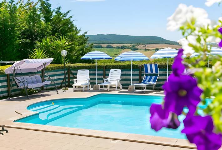Camera 'Agriturismo Case Nuove - Camera Ste' con piscina condivisa, Wi-Fi e aria condizionata in Castellina Marittima, Costa degli Etruschi