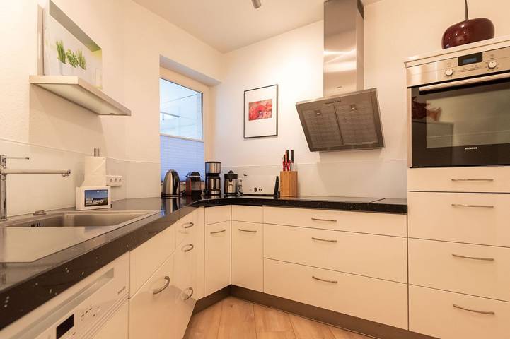 Ganze Wohnung, Große 4-Zimmer Ferienwohnung mit ca.117 m², für bis zu 7 Personen in Nordfriesische Inseln (Schleswig-Holstein) (Schleswig-Holstein), Wenningstedt