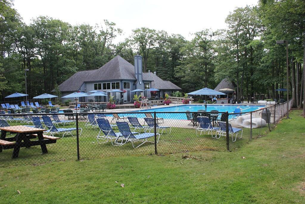 Vacation House for 25 Guests in Hidden Valley, Pennsylvania