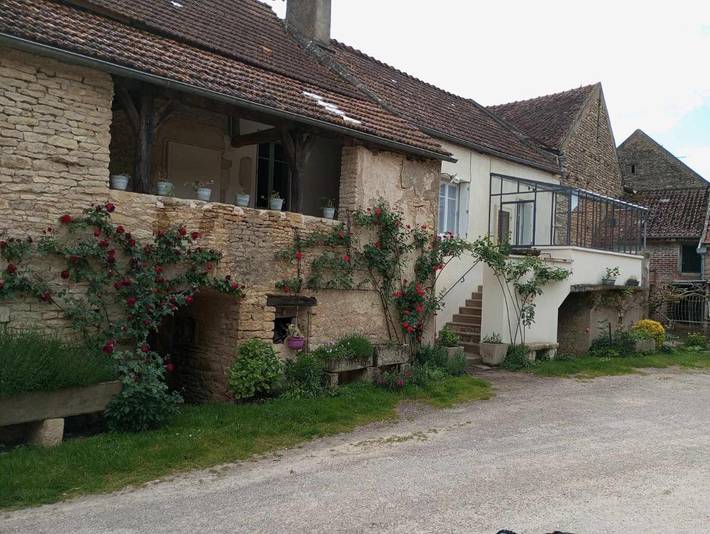 Gîte pour 4 personnes, avec vue et jardin à Viserny
