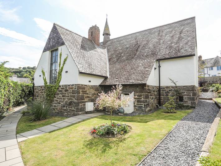 Log cabin for 6 people in Conwy
