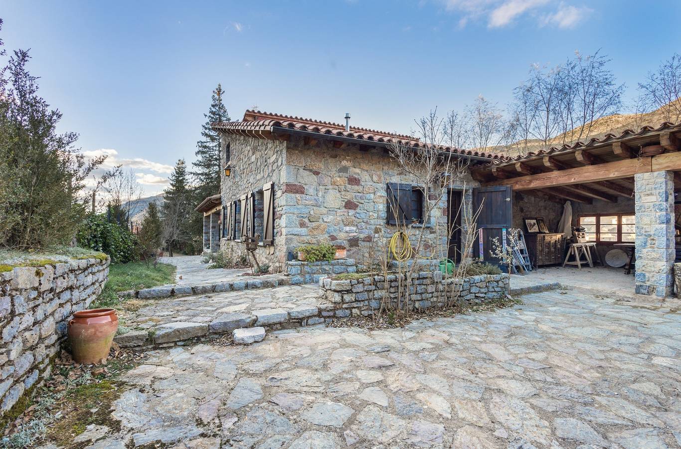 Casa Rural 'El Bac' con vistas a la montaña, terraza y jardín privados in Castellar de Nuch, Pirineo Catalan