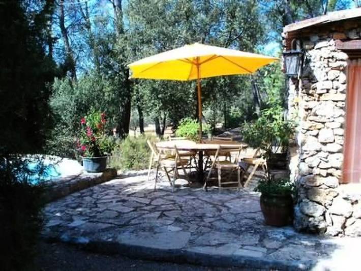 Location de vacances pour 5 personnes, avec piscine et jardin à Sillans-la-Cascade - 3