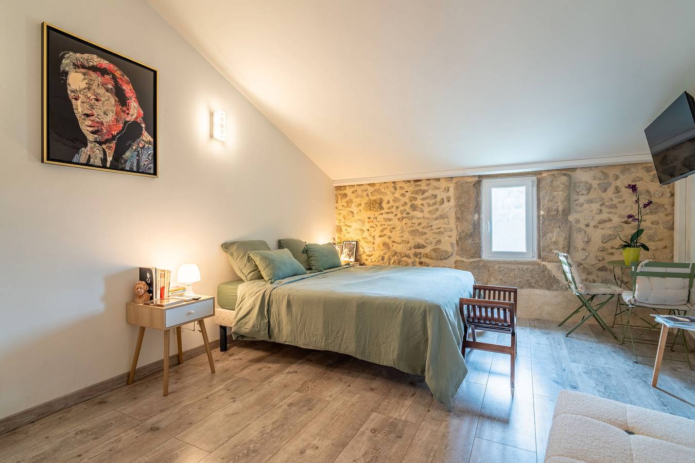 Serge et Jane, Kinky Room avec Spa in Lespignan, Côte d'Améthyste