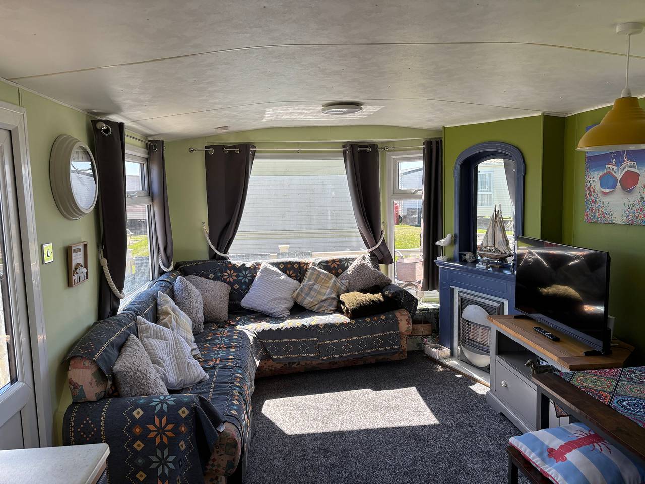 3 Bed Caravan - Sleeps 8 - Pets - Parking - Wifi in Ingoldmells, Lincolnshire