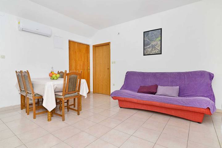 Smještaj za odmor za 5 osoba, s Balkon u Srima