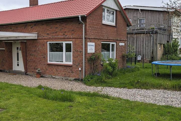 Ferienhaus für 10 Personen, mit Sauna und Garten in Pommerby