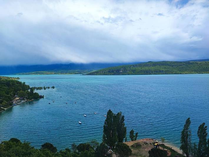 Camping pour 6 personnes, avec Terrasse et Jardin ainsi que Piscine et Vue