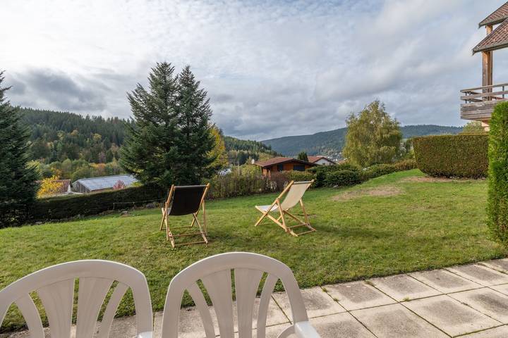 Ganze Wohnung, Charmantes Apartment im Chalet, ebenerdig mit Gartenterrasse in Gérardmer, Regionaler Naturpark Belchen der Vogesen