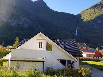 Gîte pour 4 personnes, avec balcon dans Flåm