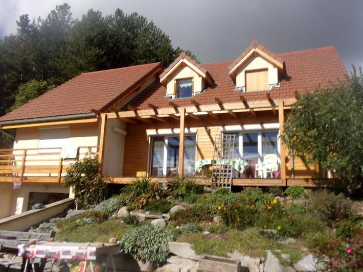 Location de vacances pour 12 personnes, avec Terrasse ainsi que Jardin et Vue à Chabottes