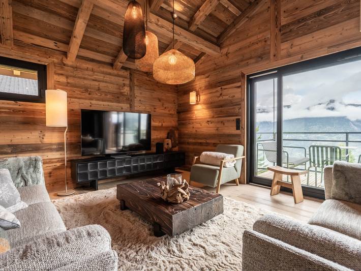 Chalet pour 10 personnes, avec terrasse ainsi que sauna et jacuzzi, animaux acceptés