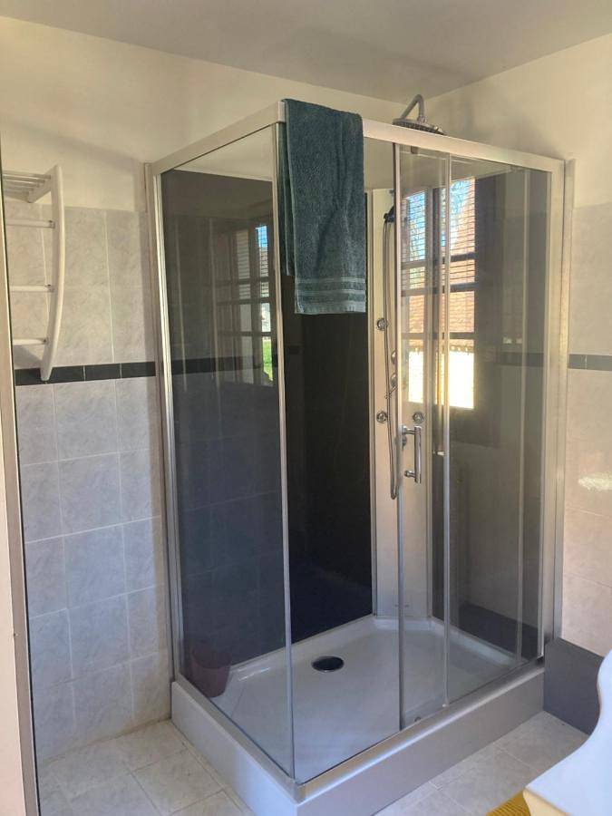 Location de vacances pour 15 personnes, avec vue ainsi que piscine et jardin, animaux acceptés à Azerat - 3