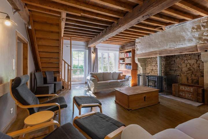 Location de vacances pour 15 personnes, avec jardin ainsi que piscine et vue, adapté aux familles à Montel-de-Gelat - 4