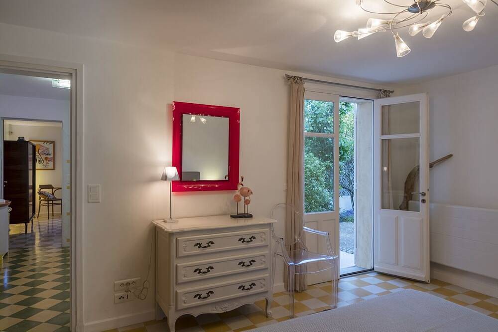 Ferienhaus-Poolblick-Familie-Ensuite mit Bad in Port-Saint-Louis-du-Rhône, Mittelmeerküste (Frankreich)