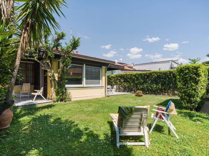 Location de vacances pour 6 personnes, avec jardin et terrasse à Forte dei Marmi - 3