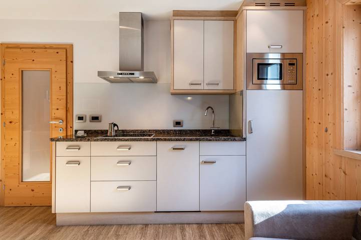 Apartamento entero, Apartamento "Stoffelapartments - Martina" con vistas a la montaña, terraza compartida y Wi-Fi in Wolkenstein, Dolomiti Superski