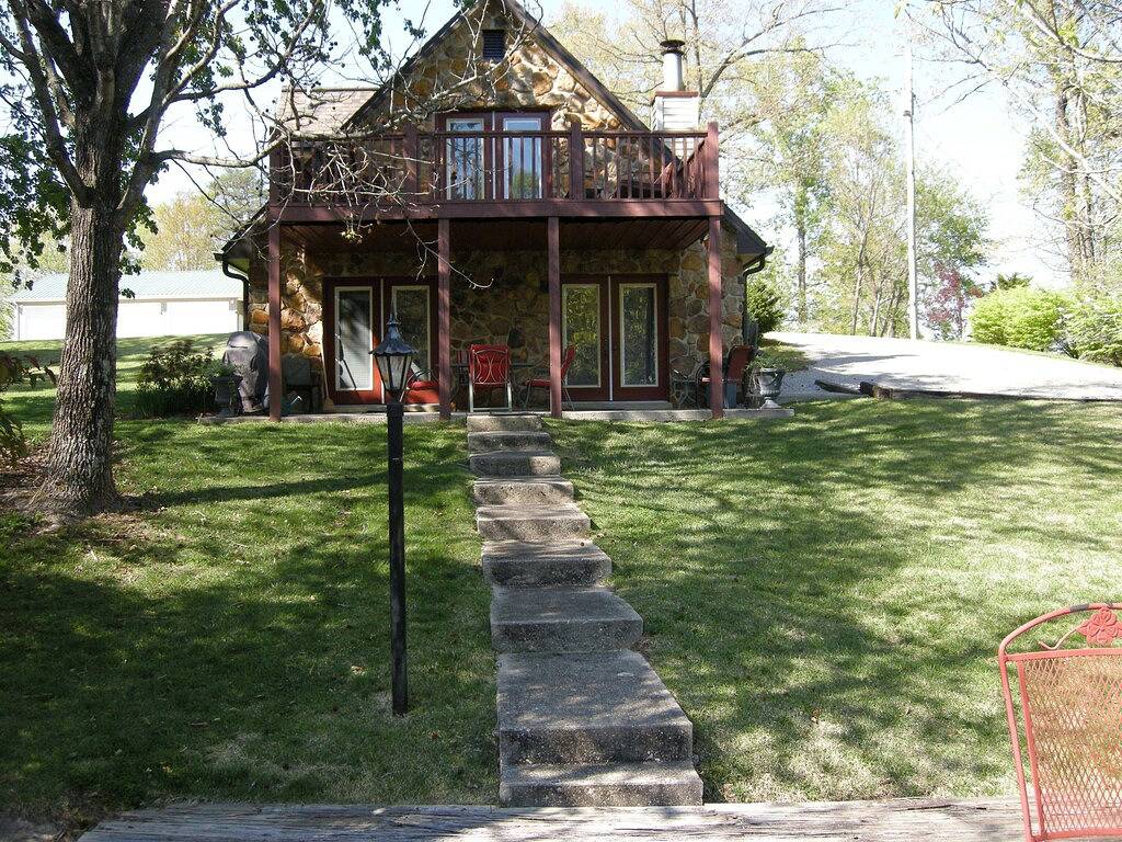 Lake Cumberland Ferienhaus, mit Blick auf privaten Fischteich in Lake Cumberland
