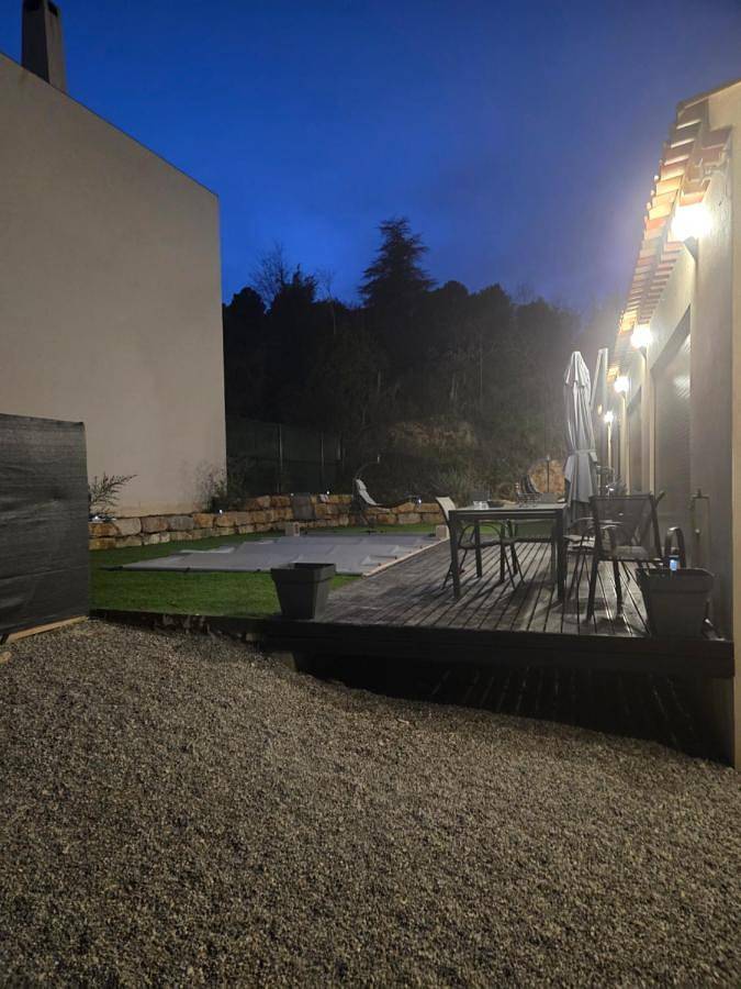 Location de vacances pour 8 personnes, avec piscine ainsi que jacuzzi et jardin à Sainte-Tulle - 2