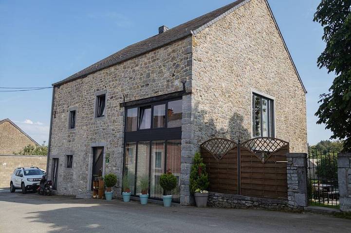 Gîte pour 9 personnes, avec jardin et terrasse