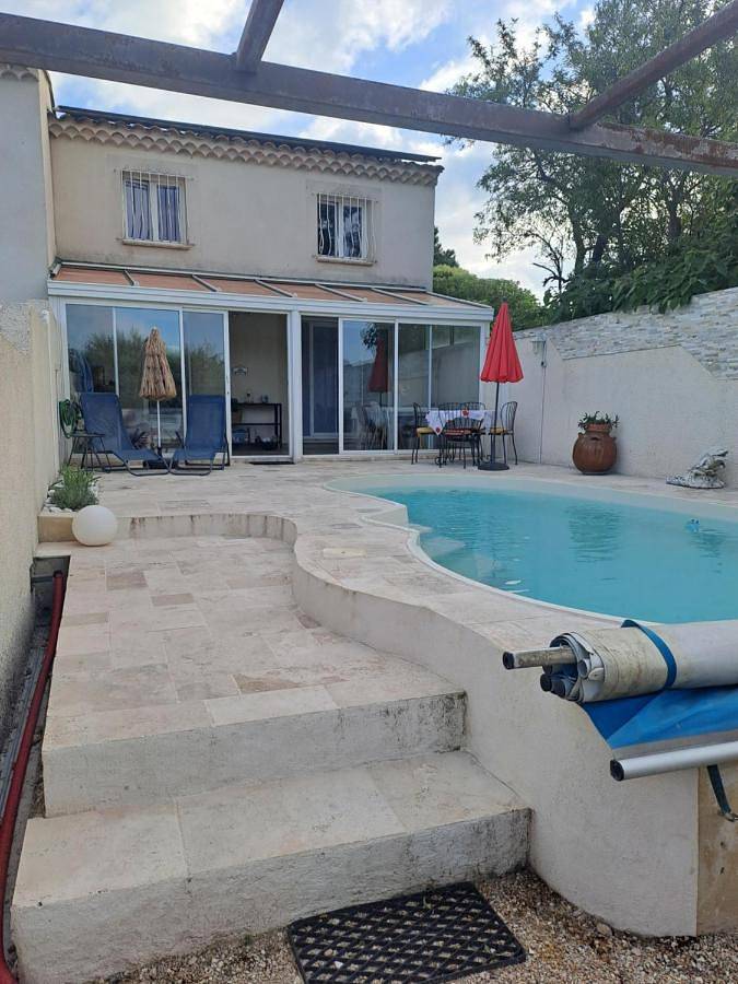 Appartement de vacances pour 2 personnes, avec piscine ainsi que terrasse et jardin