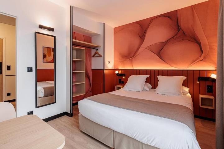 Appart’hôtel pour 4 personnes, avec piscine et jardin