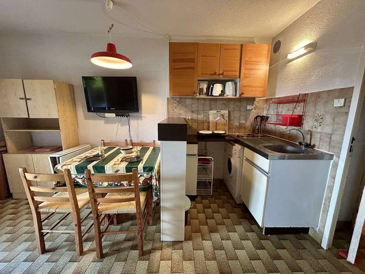 Ganze Wohnung, Erdgeschoss Studio in Saint-Cyprien mit Terrasse und Parkplatz in Saint-Cyprien, Mittelmeerküste (Frankreich)