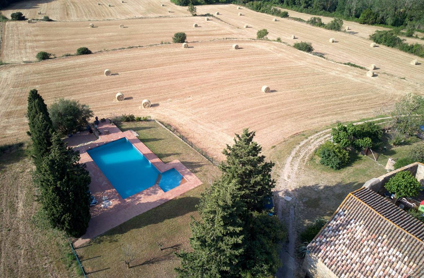 Can Muní, un hameau avec 6 gîtes pour 46 à 54 personnes in Vilopriu, Bas-Ampurdan