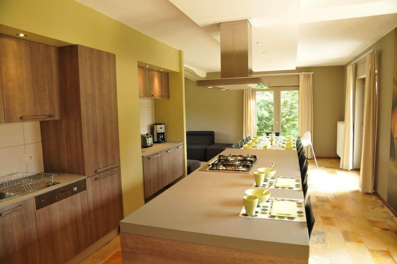 Seven-Bedroom House in Marche-en-Famenne, Province de Luxembourg