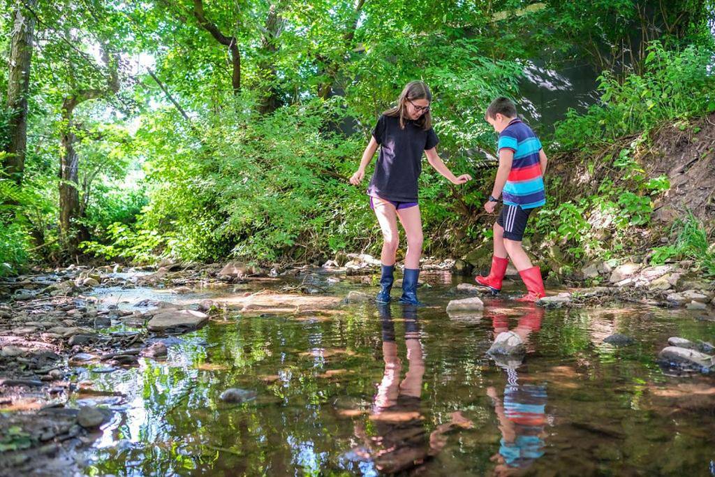 Wye Glamping in Brecon Beacons