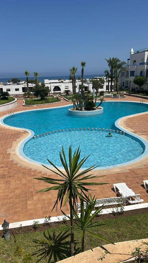 Apartamento de vacaciones para 7 personas, con vistas además de piscina y jardín - 1