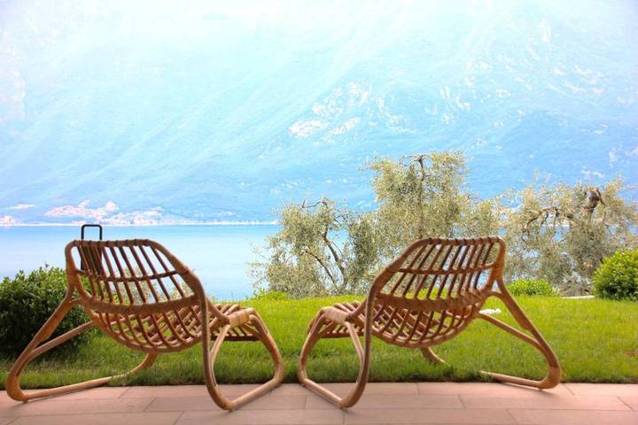 Chambre d’hôte pour 3 personnes, avec Terrasse et Jardin ainsi que Vue sur le lac et Vue à Limone sul Garda