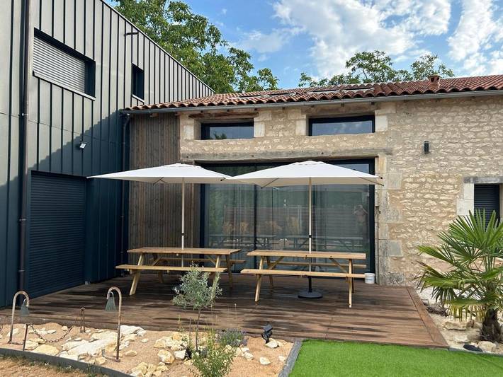 Location de vacances pour 12 personnes, avec jardin et piscine à Chasseneuil-du-Poitou - 4