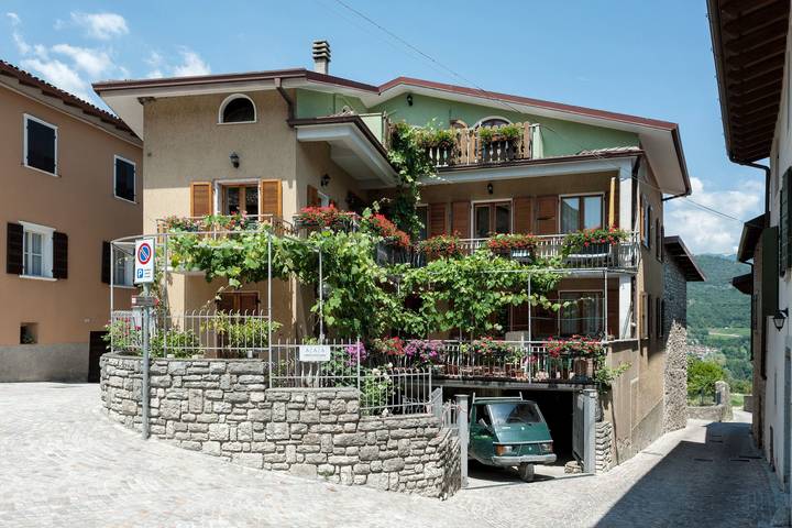 Ferienwohnung für 6 Personen, mit Balkon in Tignale