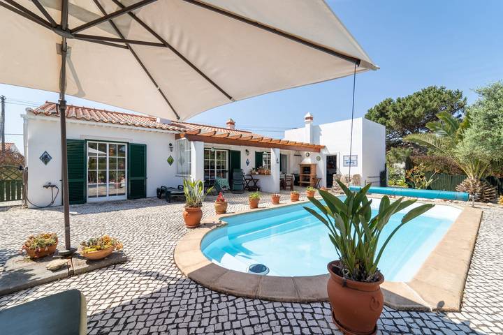 Ferienhaus für 8 Personen, mit Terrasse und Garten sowie Pool in Aljezur