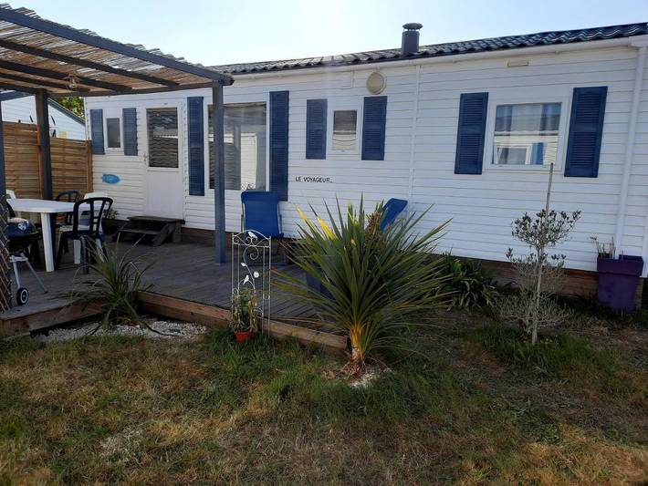 Camping pour 6 personnes, avec Jacuzzi et Terrasse ainsi que Jardin et Piscine